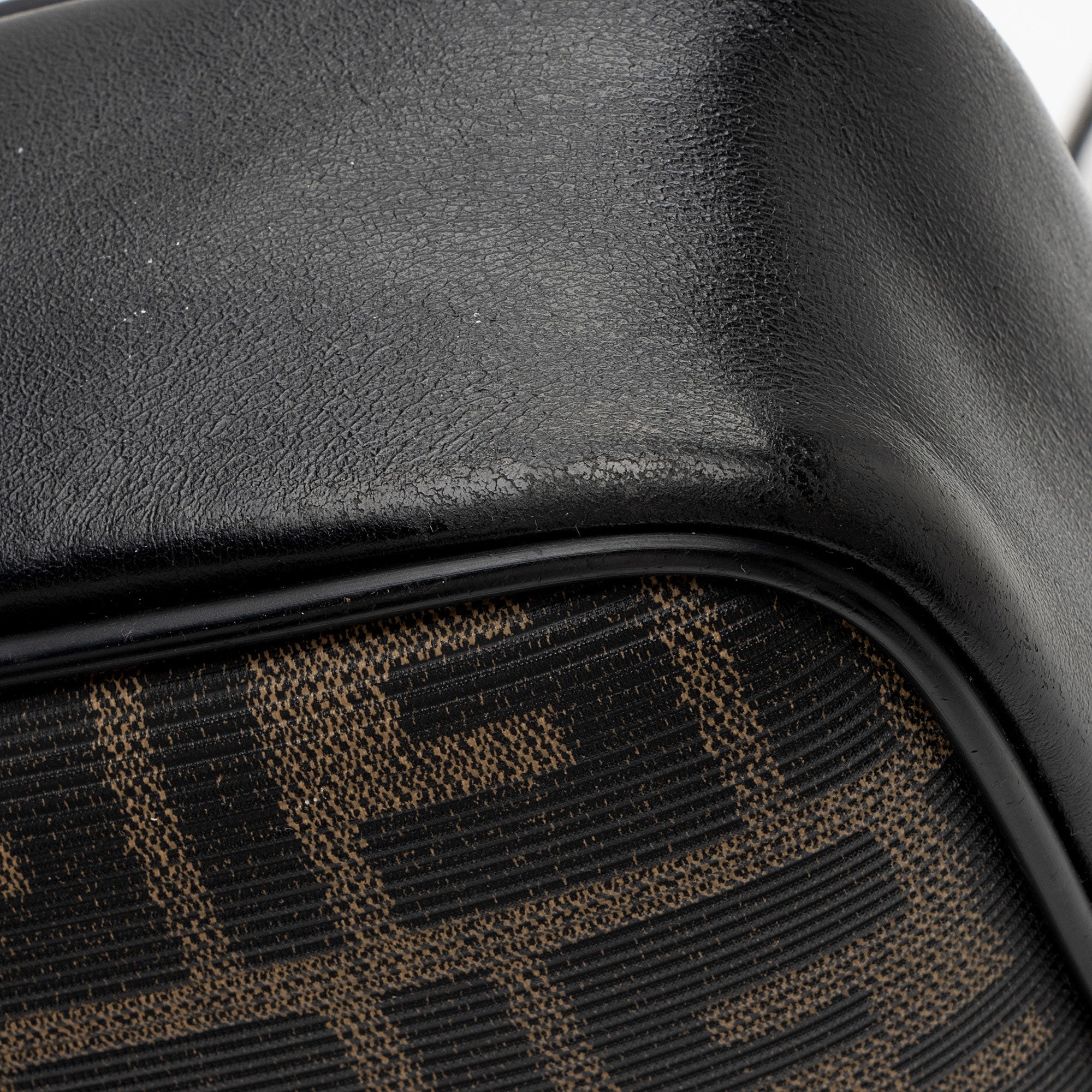Fendi Vintage Zucca Dome Shoulder Bag (SHF-mIFD80)