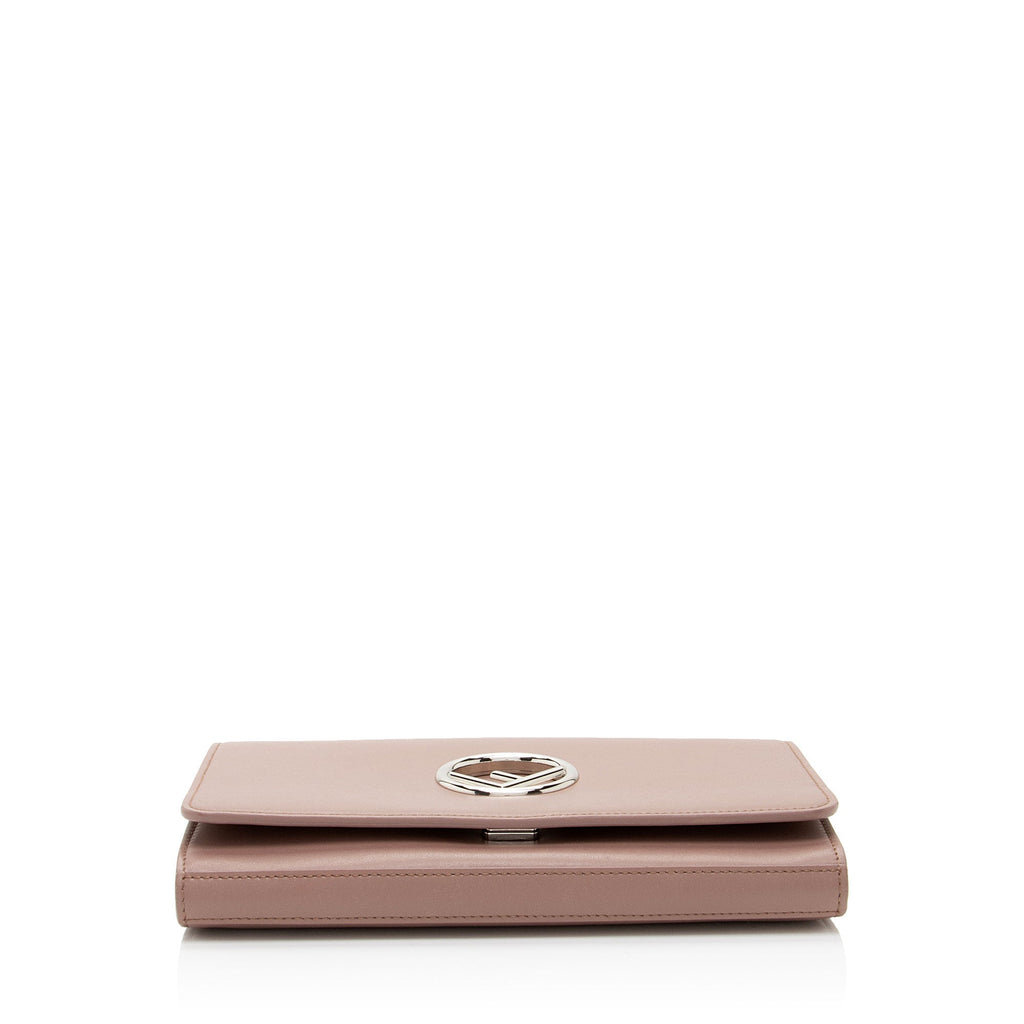 Fendi Vitello F is Fendi Wallet on Chain Bag (SHF-cDQUHV)