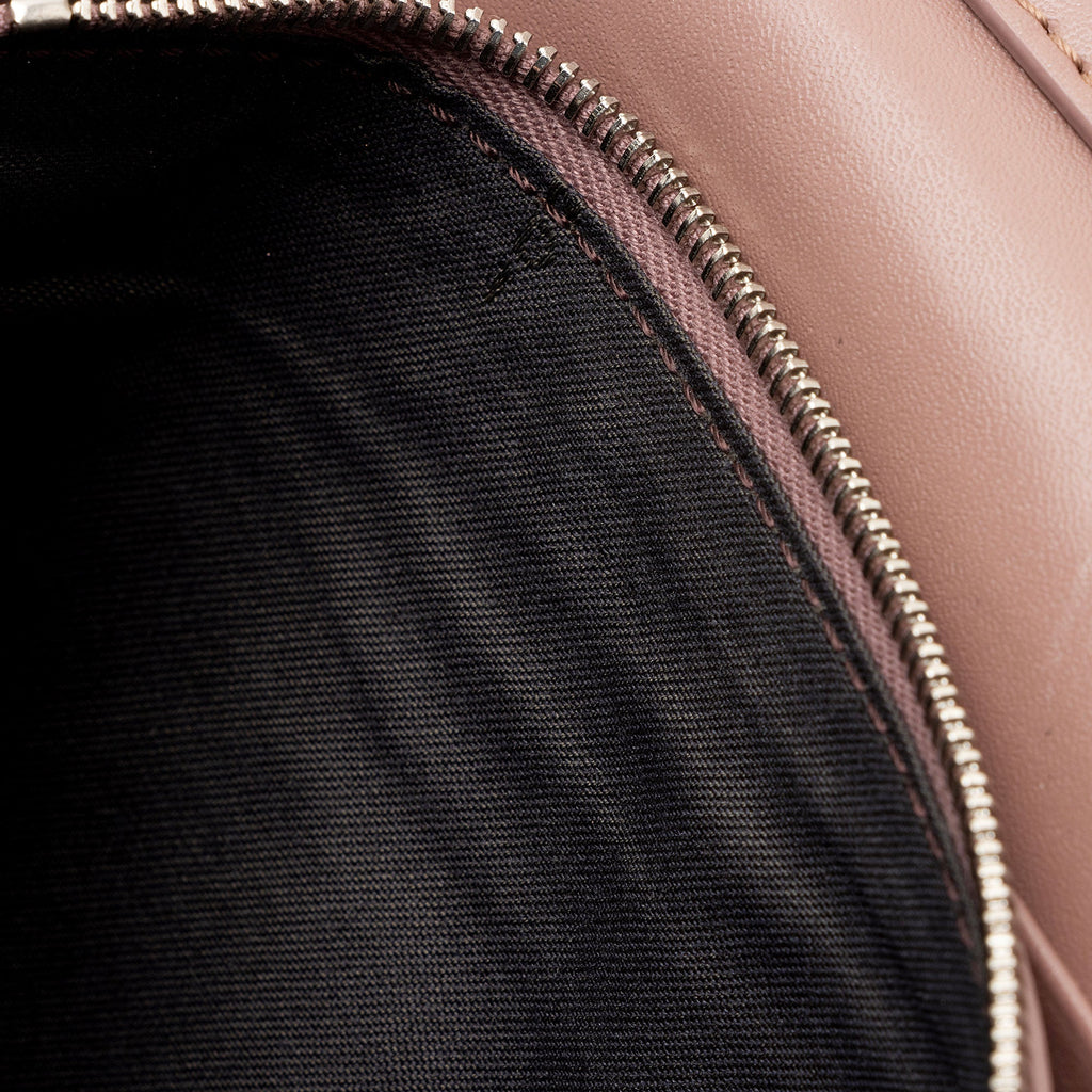 Fendi Vitello F is Fendi Wallet on Chain Bag (SHF-cDQUHV)