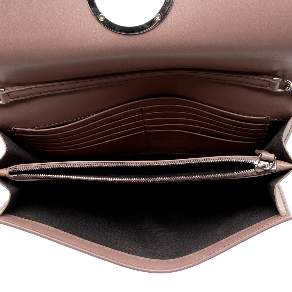 Fendi Vitello F is Fendi Wallet on Chain Bag (SHF-cDQUHV)