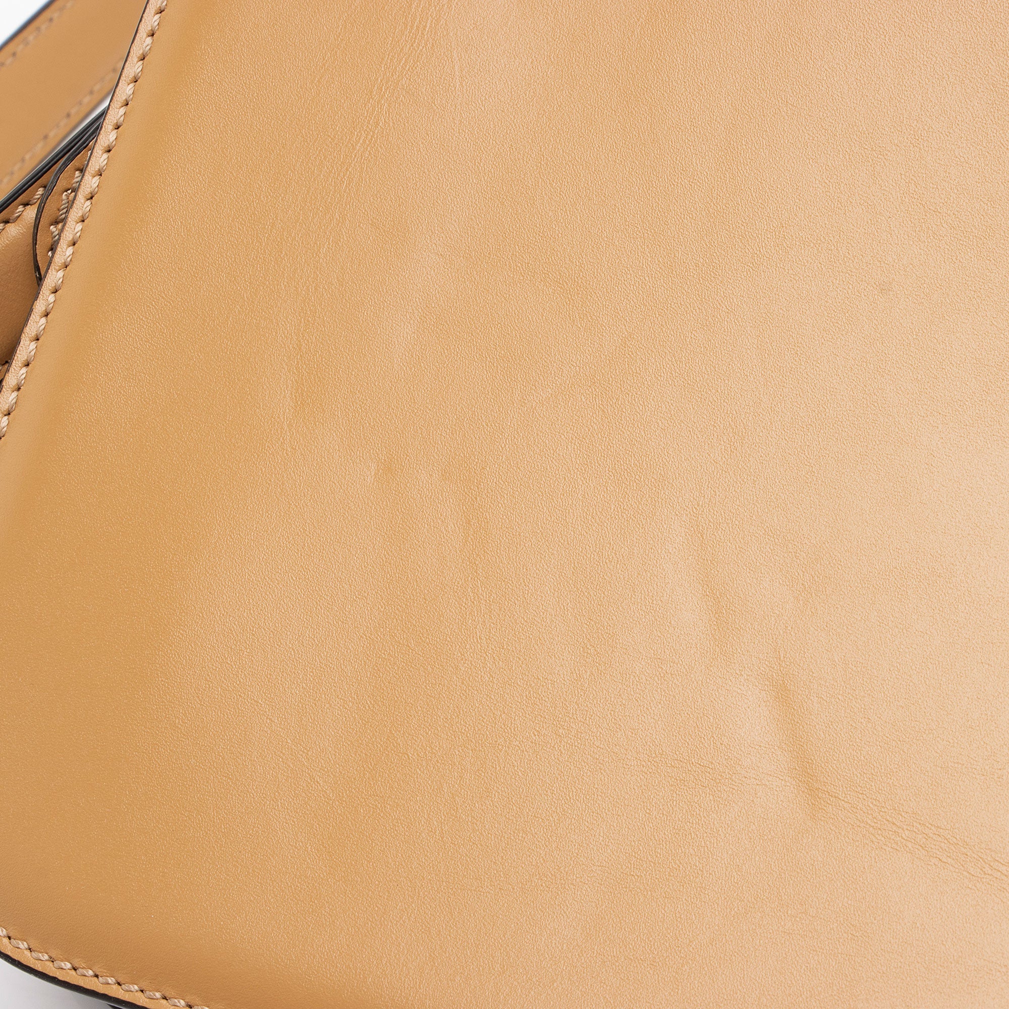 Fendi Vitello King Luxor Touch Shoulder Bag (SHF-UiVdWp)