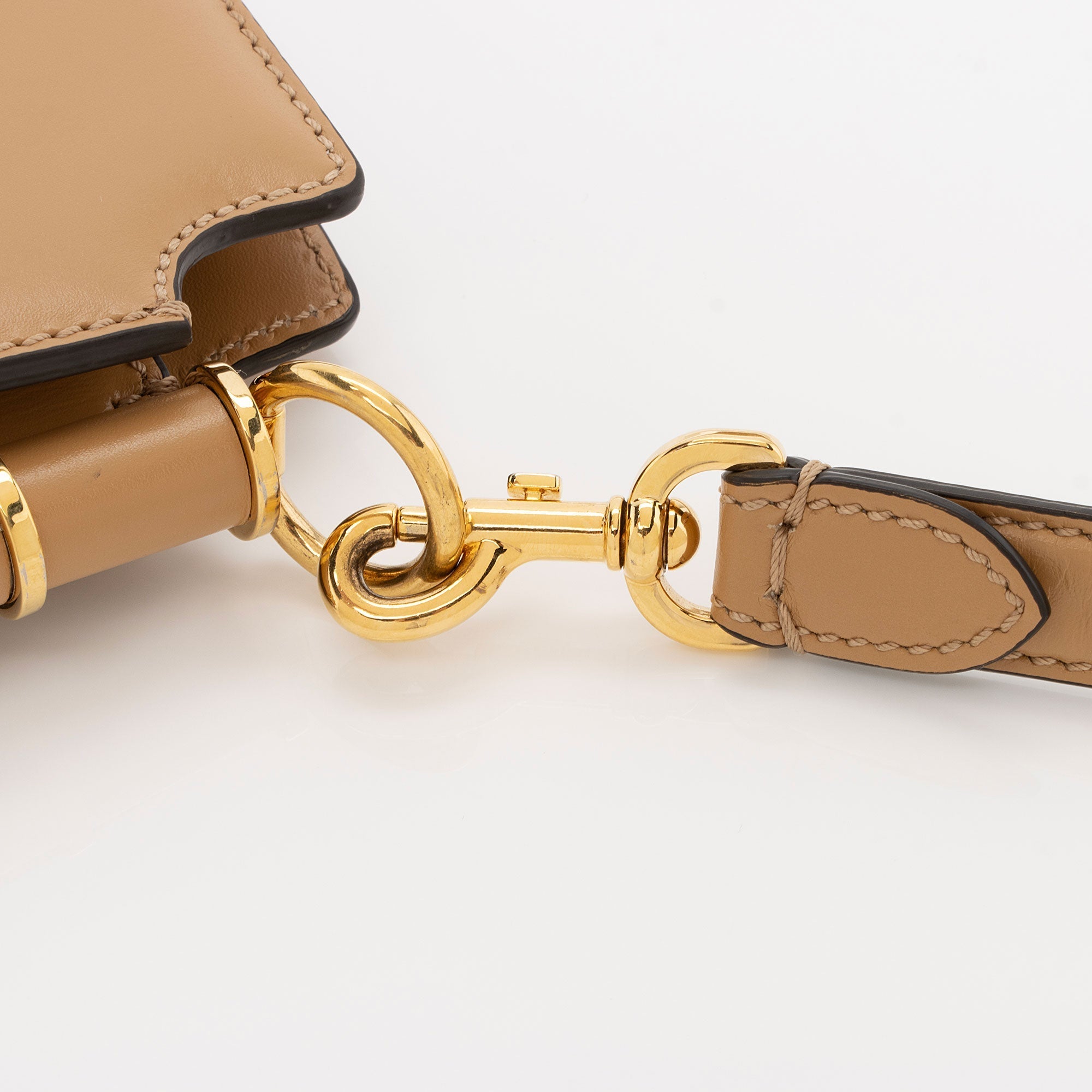 Fendi Vitello King Luxor Touch Shoulder Bag (SHF-UiVdWp)