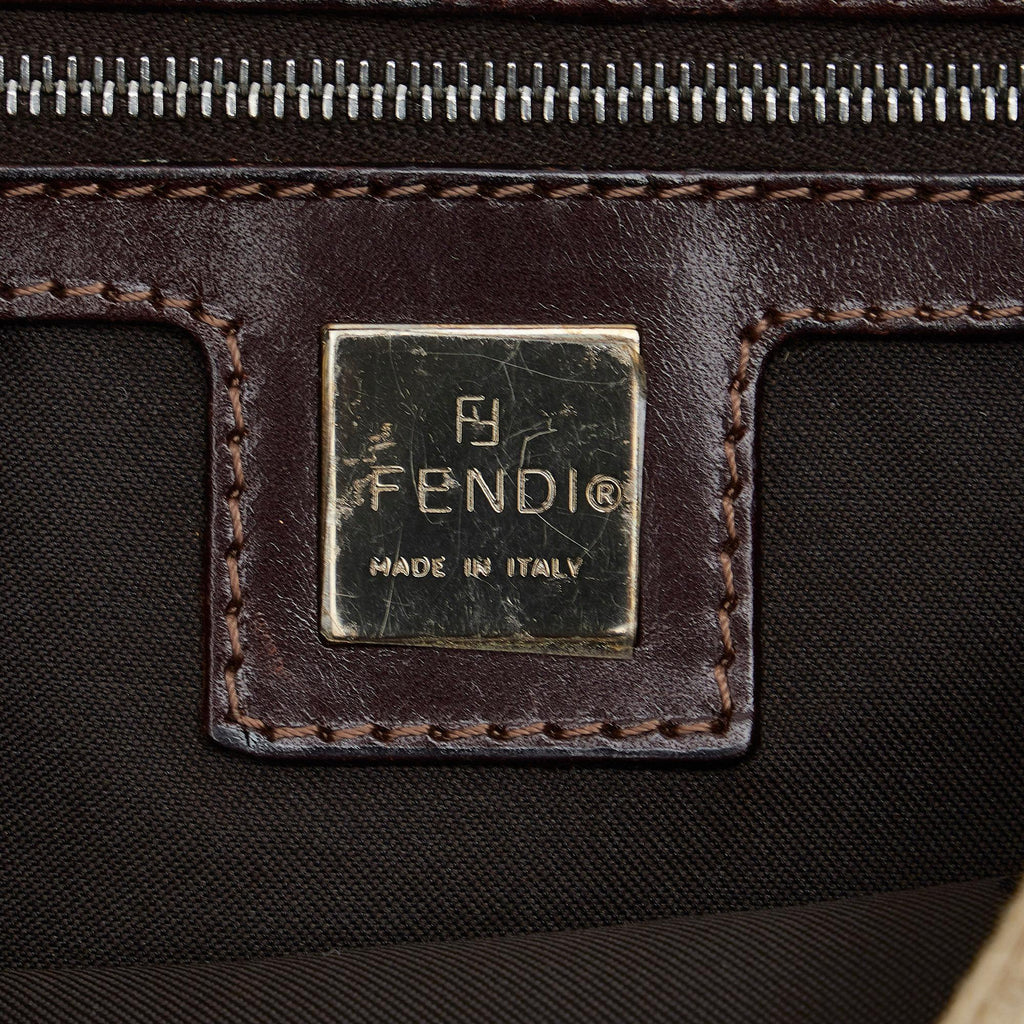 Fendi Zucca Baguette (SHG-ual5pd)