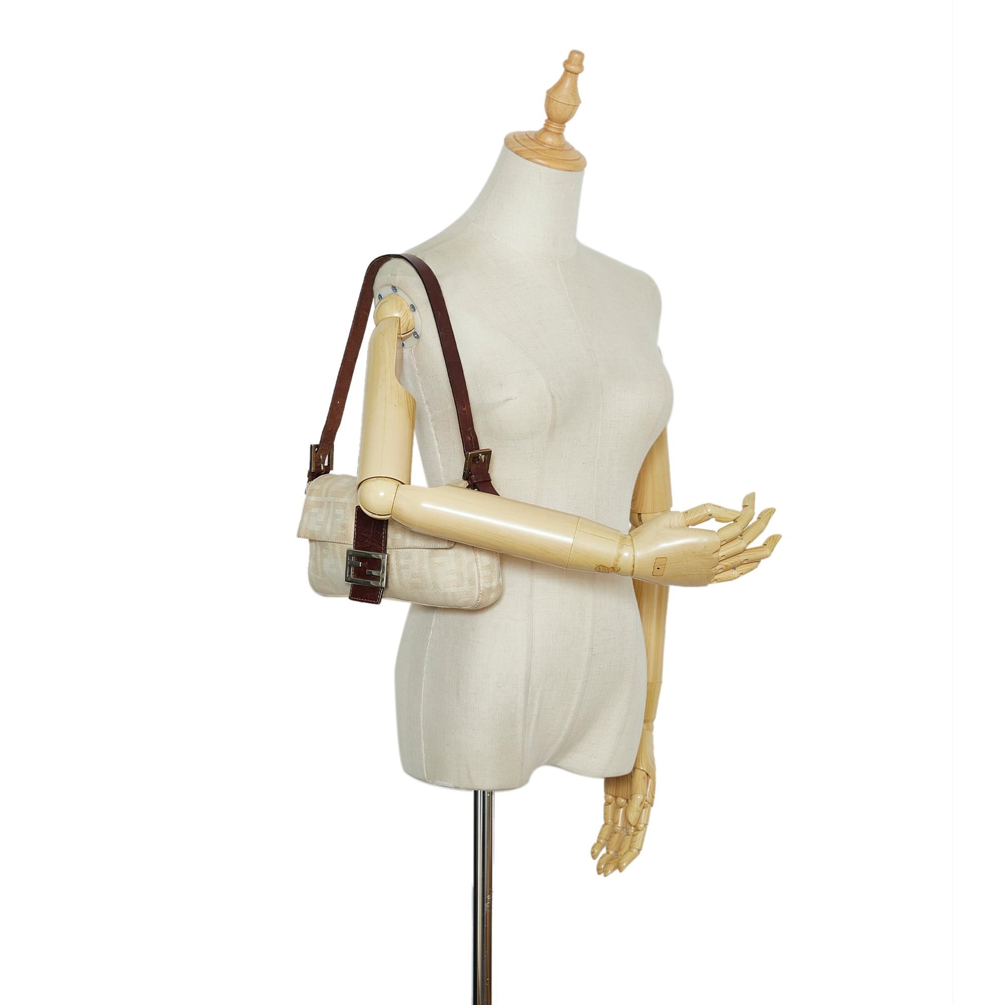 Fendi Zucca Baguette (SHG-ual5pd)