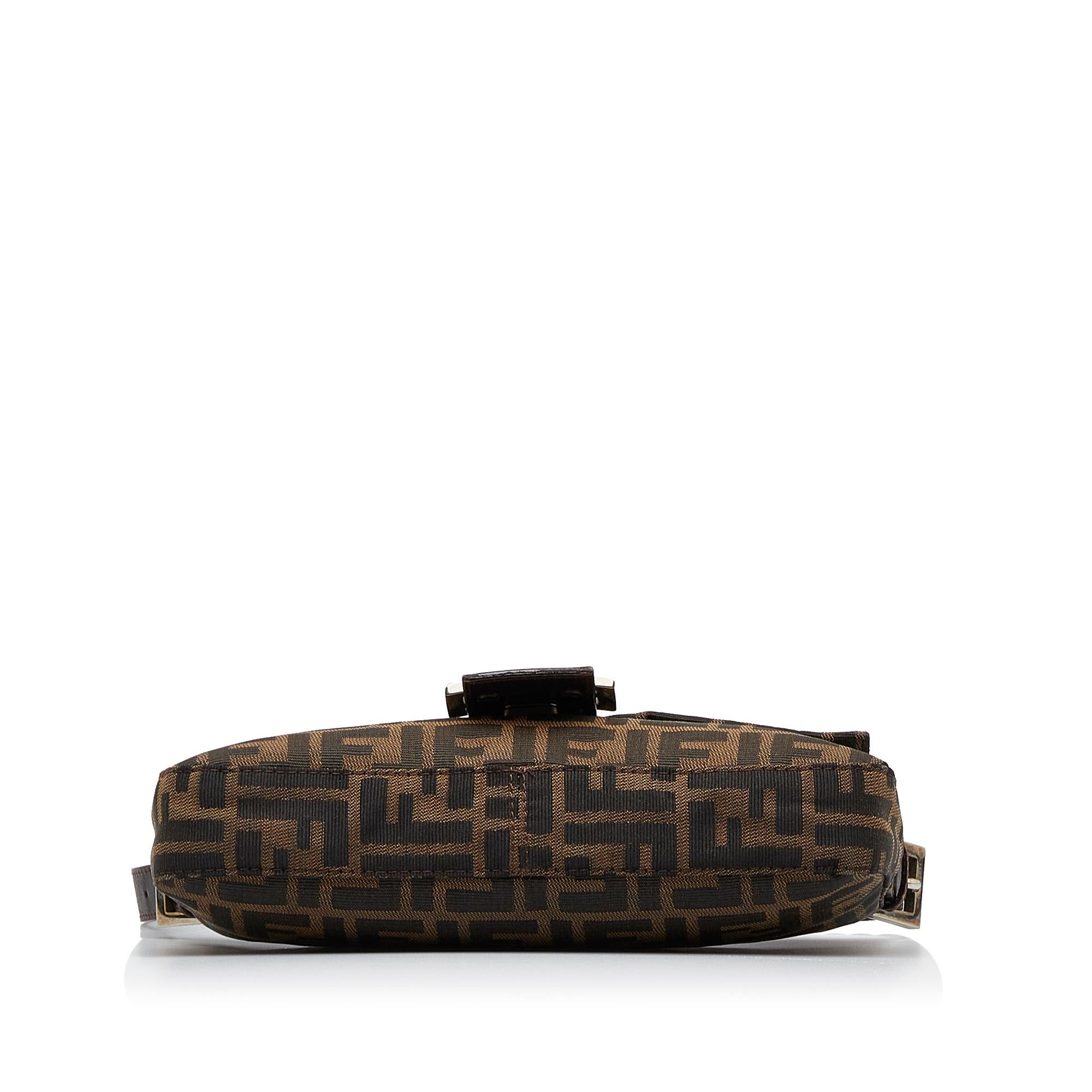 Fendi Zucca Baguette (SHG-qMEaAl)