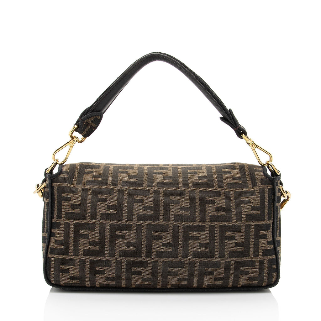 Fendi Zucca Calfskin Baguette Shoulder Bag (SHF-J0QlAm)
