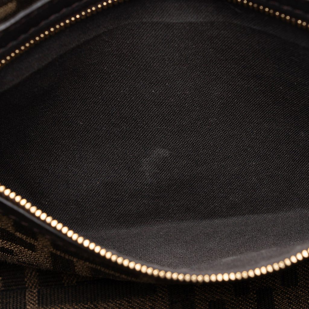 Fendi Zucca Calfskin Baguette Shoulder Bag (SHF-J0QlAm)