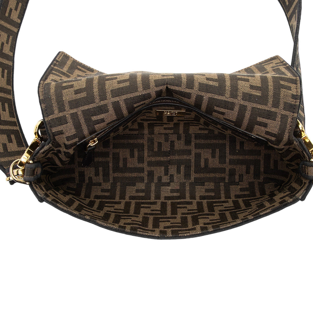Fendi Zucca Calfskin Baguette Shoulder Bag (SHF-J0QlAm)