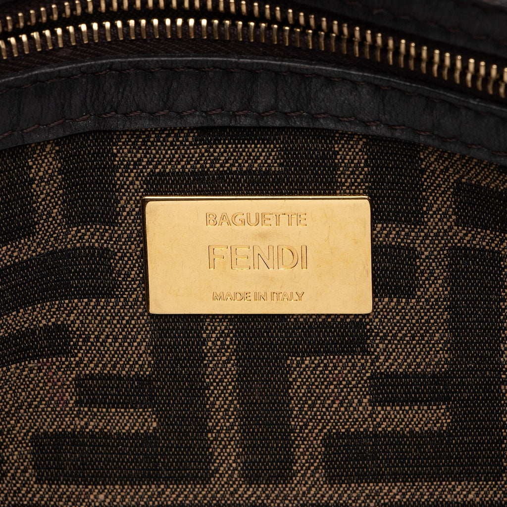 Fendi Zucca Calfskin Baguette Shoulder Bag (SHF-J0QlAm)