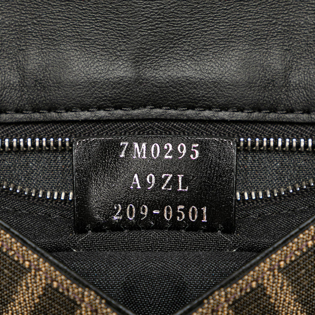 Fendi Zucca Canvas Convertible Belt Bag (SHG-jFWZlT)