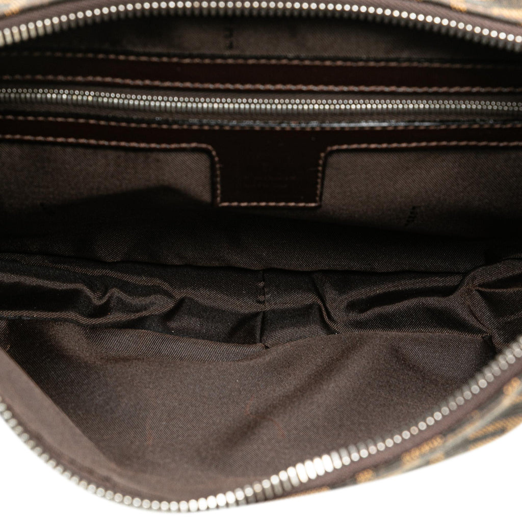 Fendi Zucca Canvas Croissant Hobo (SHG-pRbqrM)
