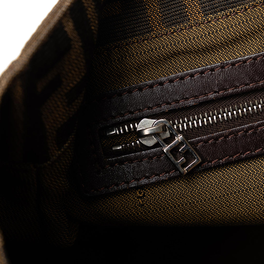 Fendi Zucca Canvas Handle Tote (SHG-yHeh88)