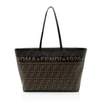 Fendi Zucca Canvas Logo Medium Roll Tote (SHF-U2XZrj)