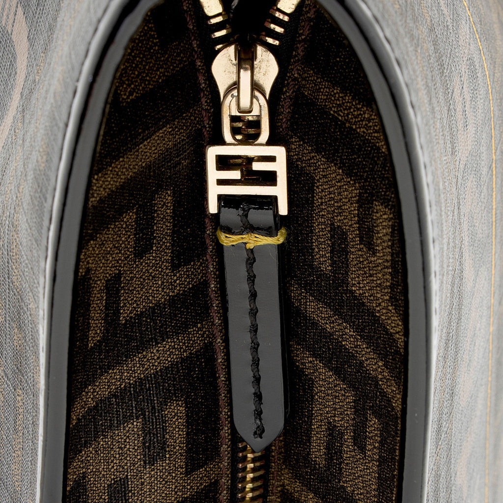 Fendi Zucca Canvas Logo Medium Roll Tote (SHF-U2XZrj)