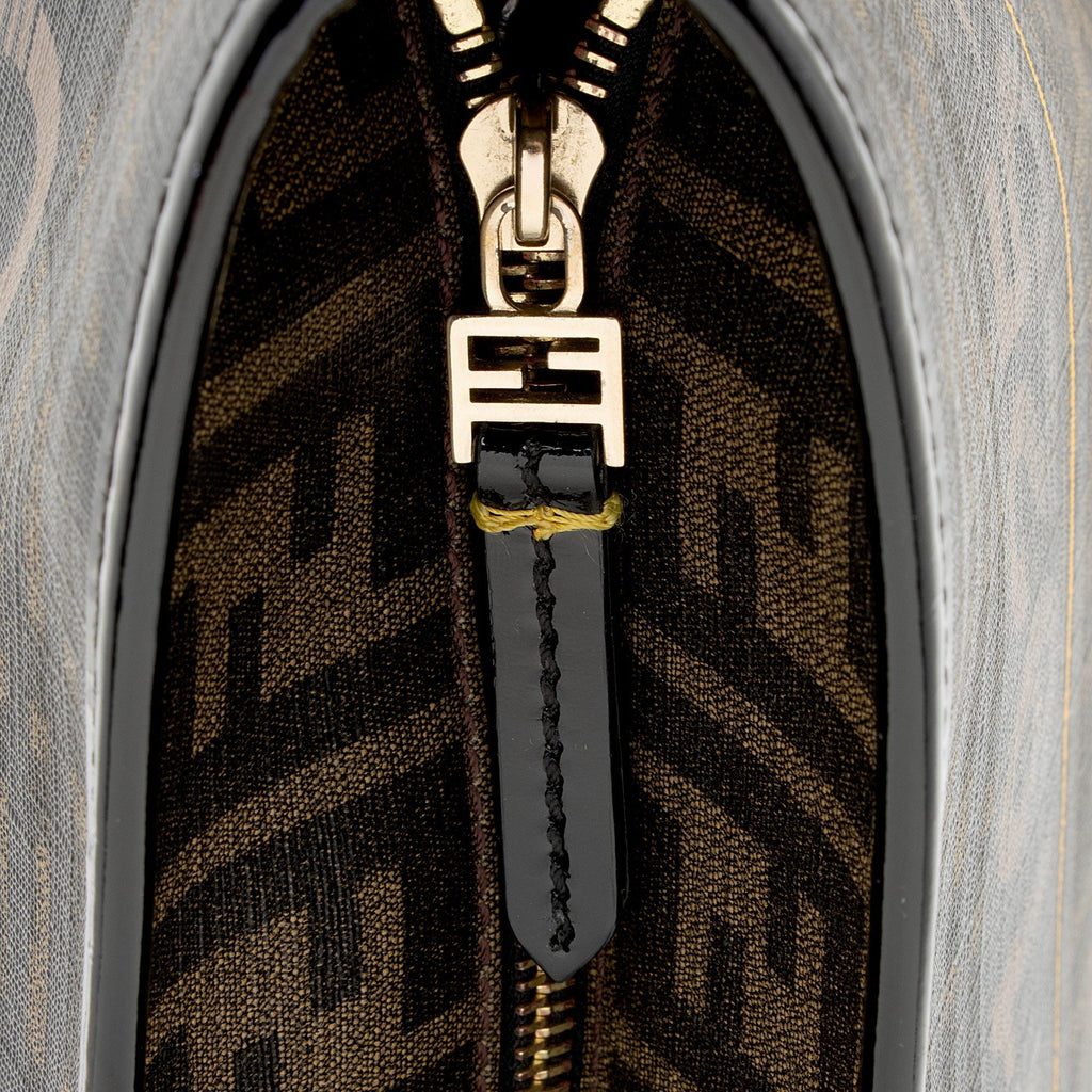 Fendi Zucca Canvas Logo Medium Roll Tote (SHF-U2XZrj)