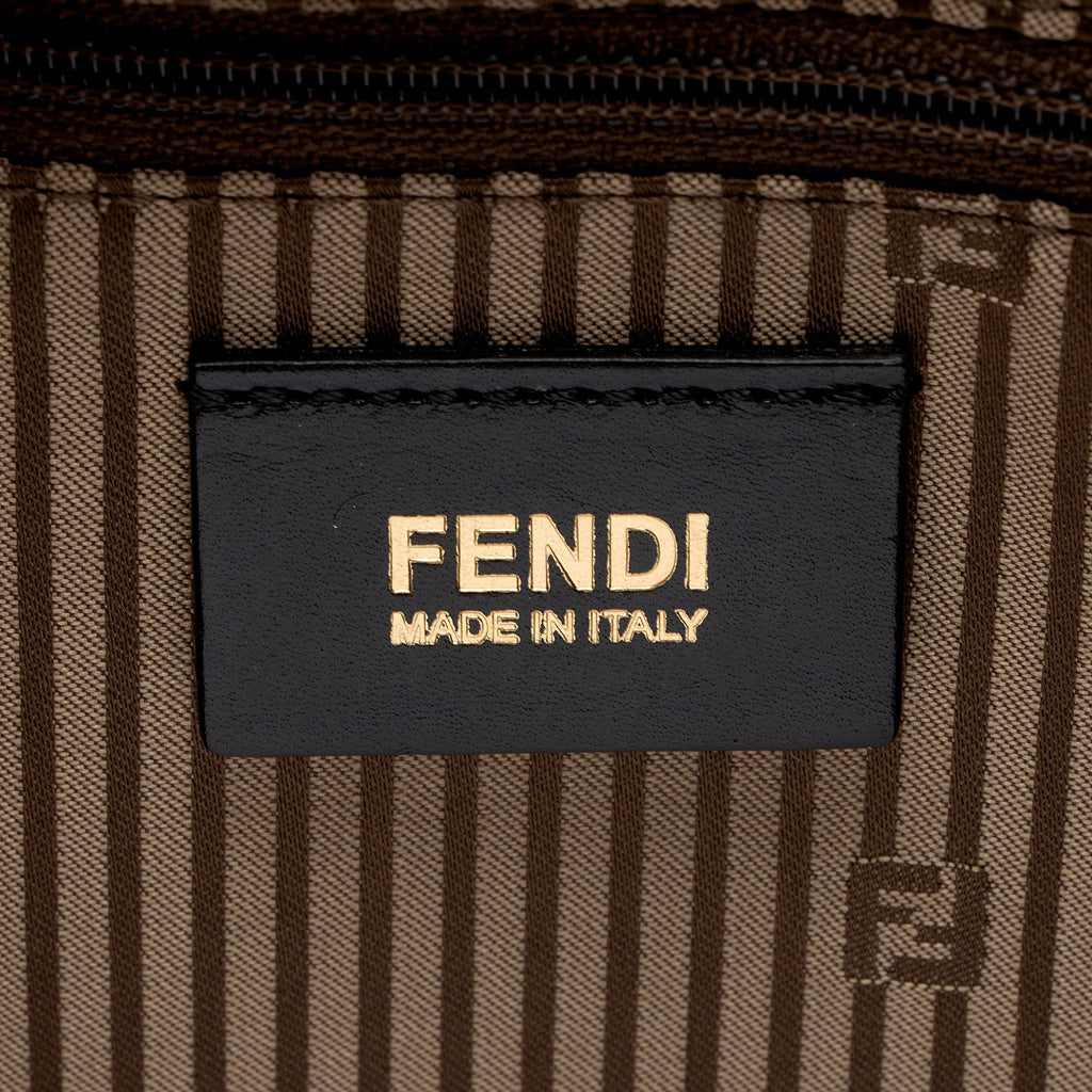 Fendi Zucca Canvas Logo Medium Roll Tote (SHF-U2XZrj)