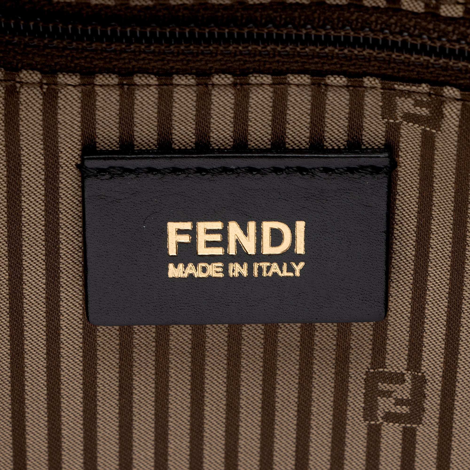 Fendi Zucca Canvas Logo Medium Roll Tote (SHF-U2XZrj)