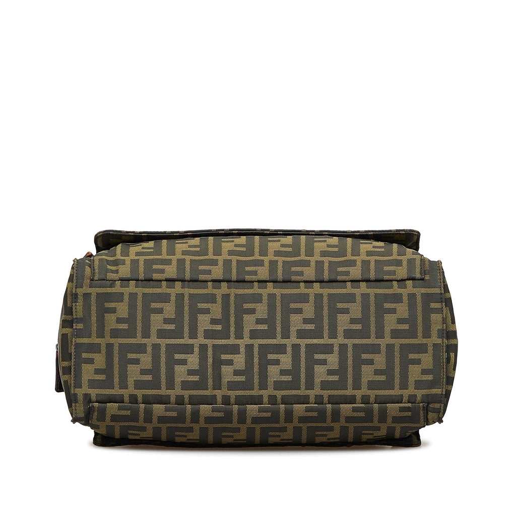 Fendi Zucca Canvas Shoulder Bag (SHG-x2dtKP)