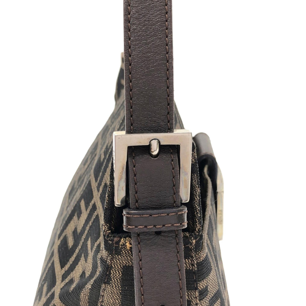 Fendi Zucca Canvas Shoulder Bag (SHG-foDLjp)