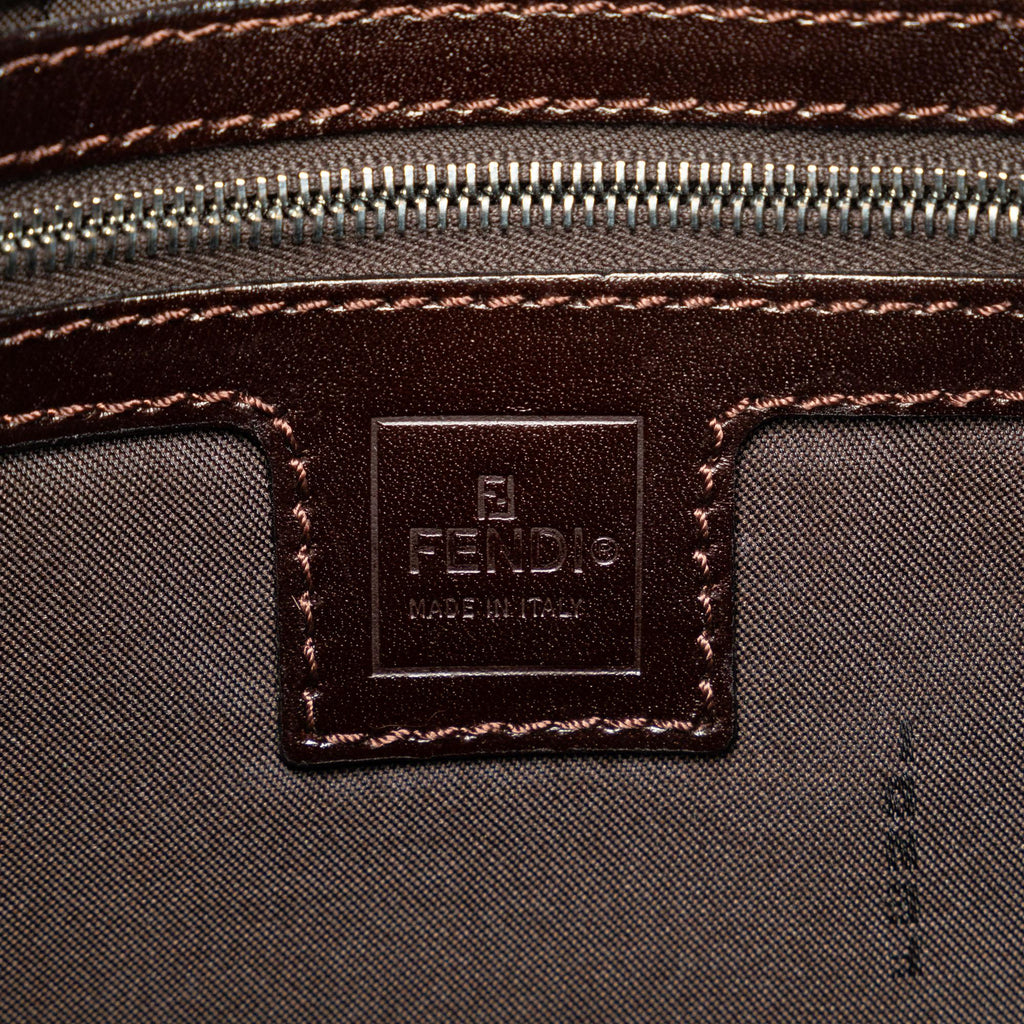 Fendi Zucca Canvas Shoulder Bag (SHG-2gkKyr)
