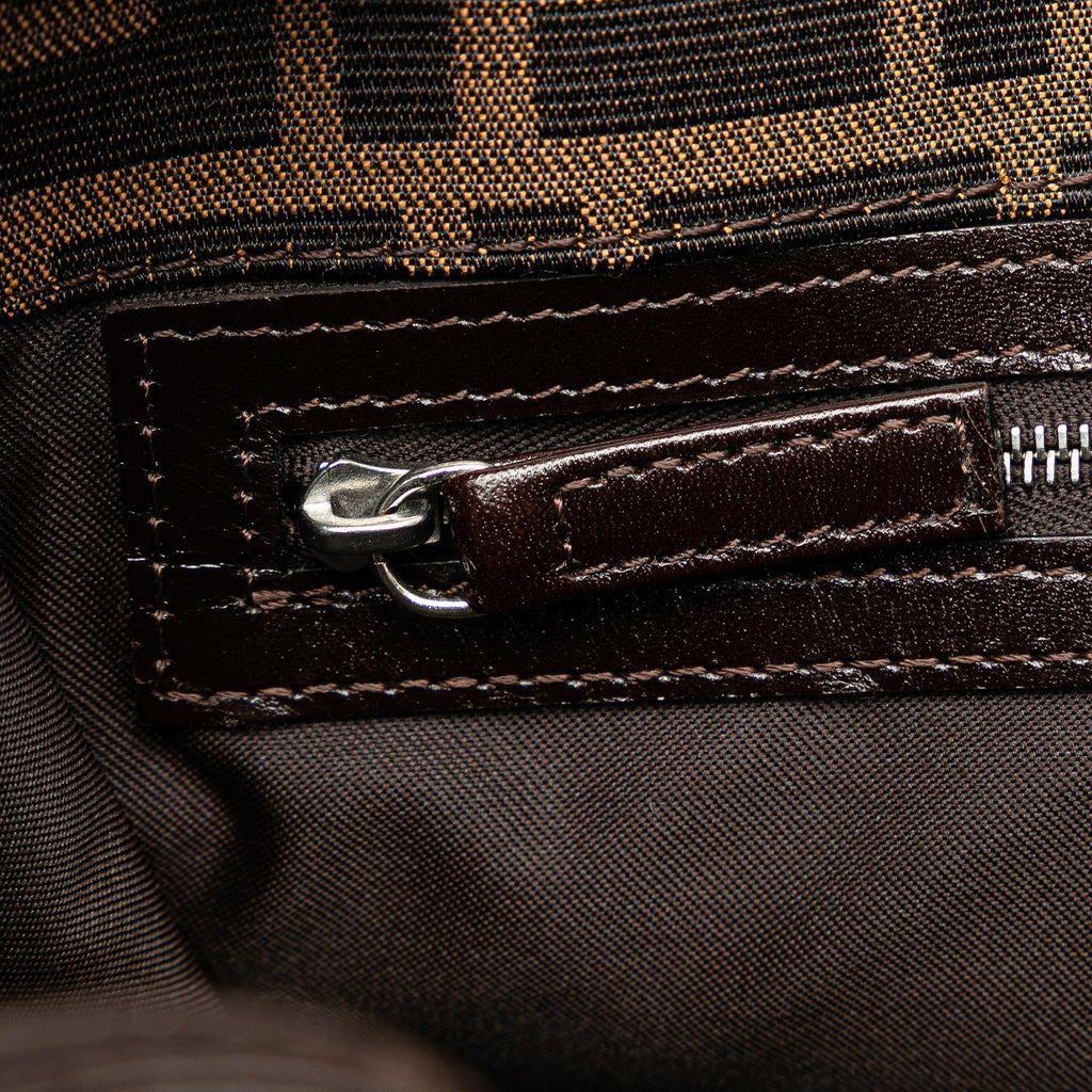 Fendi Zucca Canvas Shoulder Bag (SHG-GvOk0H)