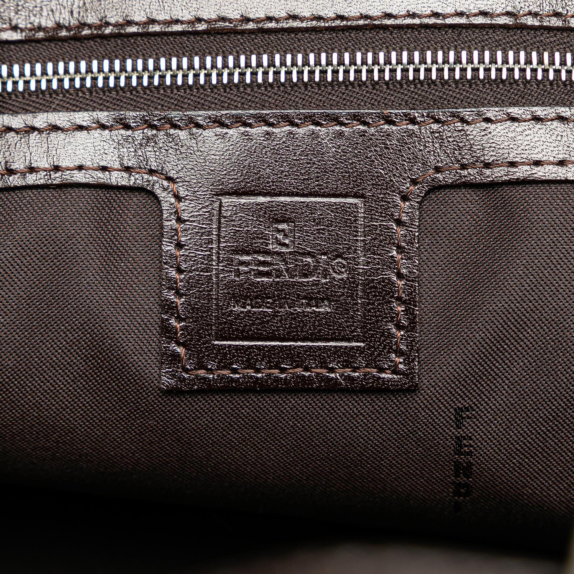 Fendi Zucca Canvas Shoulder Bag (SHG-GvOk0H)
