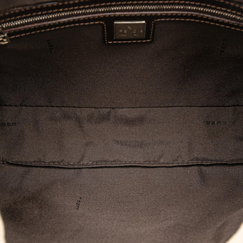 Fendi Zucca Canvas Shoulder Bag (SHG-fcMQey)