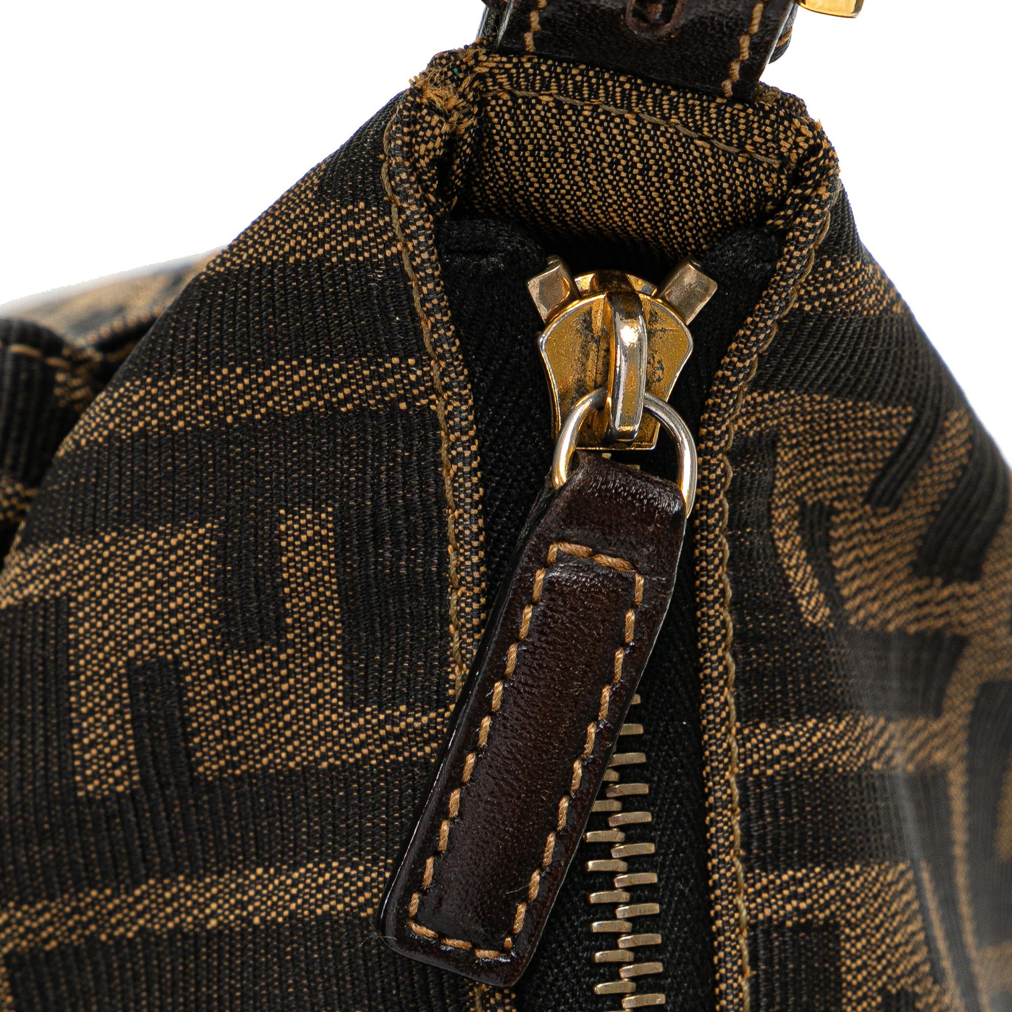 Fendi Zucca Canvas Shoulder Bag (SHG-si6emC)