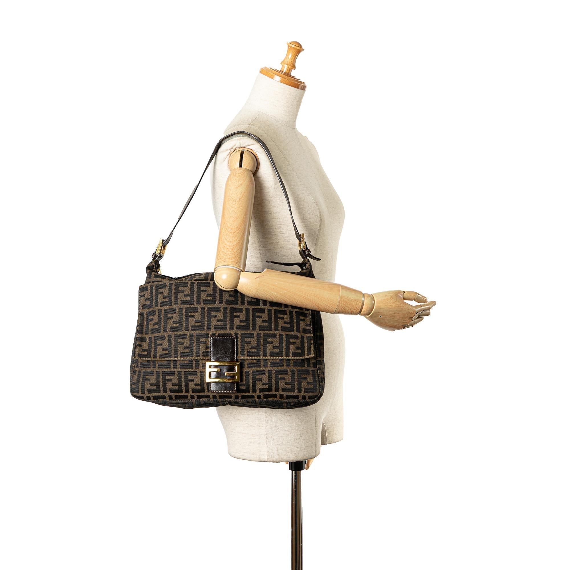 Fendi Zucca Canvas Shoulder Bag (SHG-si6emC)