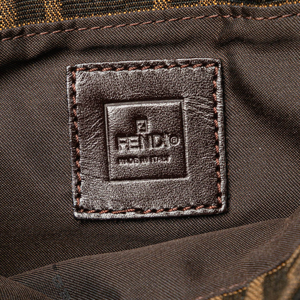 Fendi Zucca Canvas Shoulder Bag (SHG-SIrqbs)