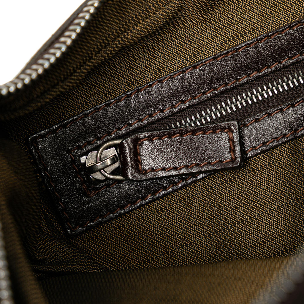 Fendi Zucca Canvas Shoulder Bag (SHG-qsxvz4)