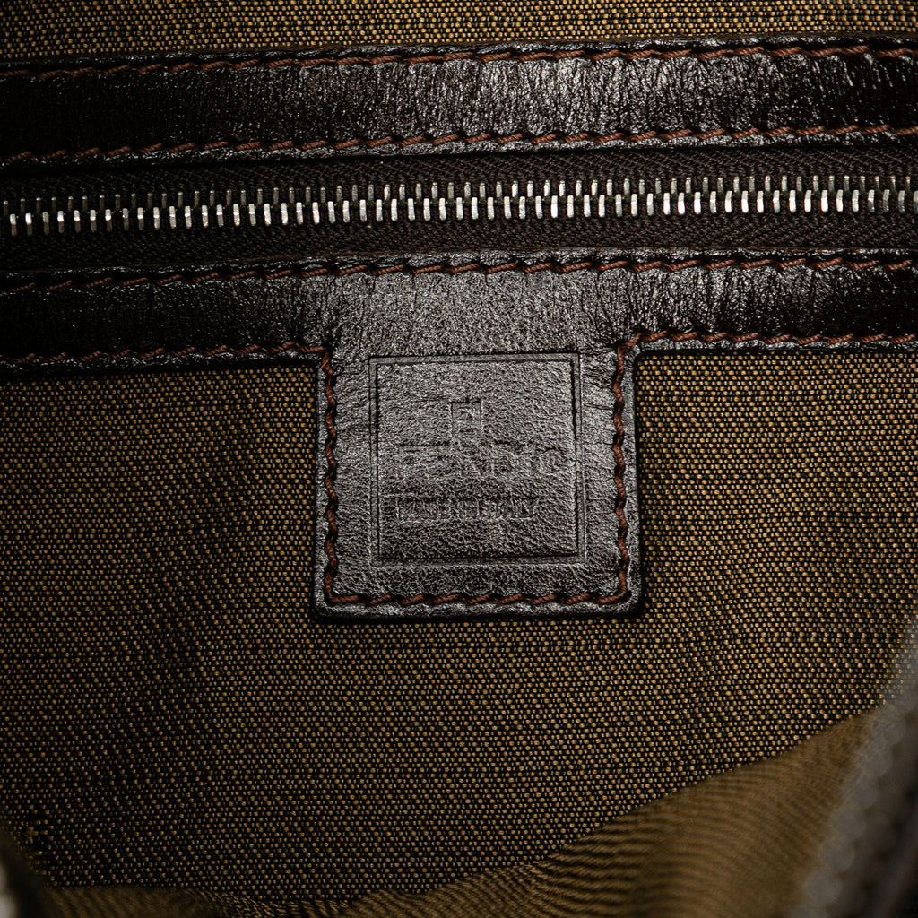Fendi Zucca Canvas Shoulder Bag (SHG-qsxvz4)