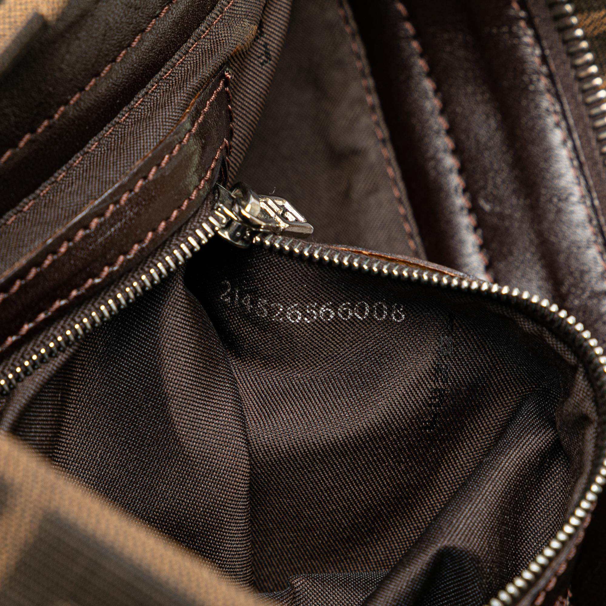 Fendi Zucca Canvas Shoulder Bag (SHG-8LPUrv)