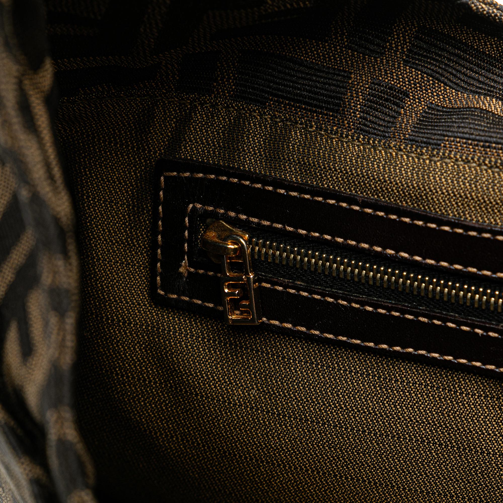 Fendi Zucca Canvas Shoulder Bag (SHG-mzTwj1)