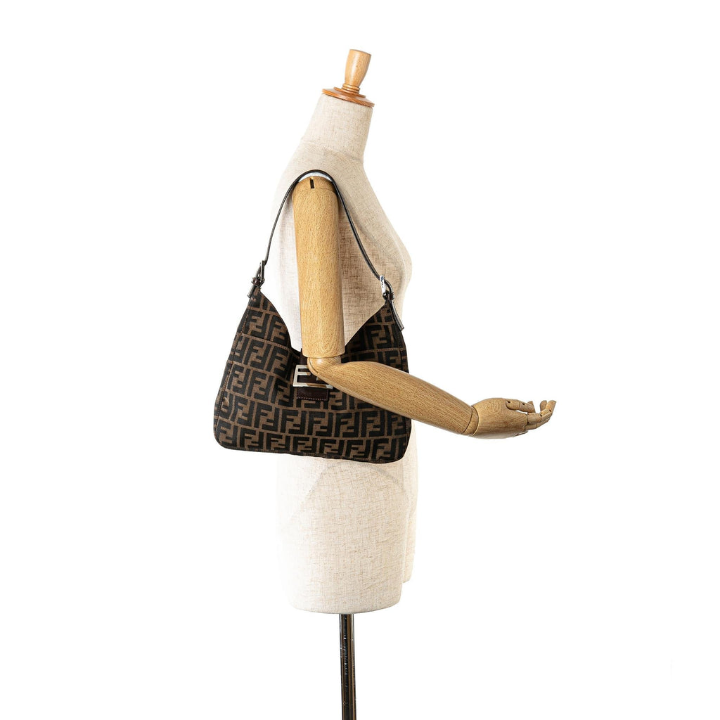 Fendi Zucca Canvas Shoulder Bag (SHG-Jh9pZV)