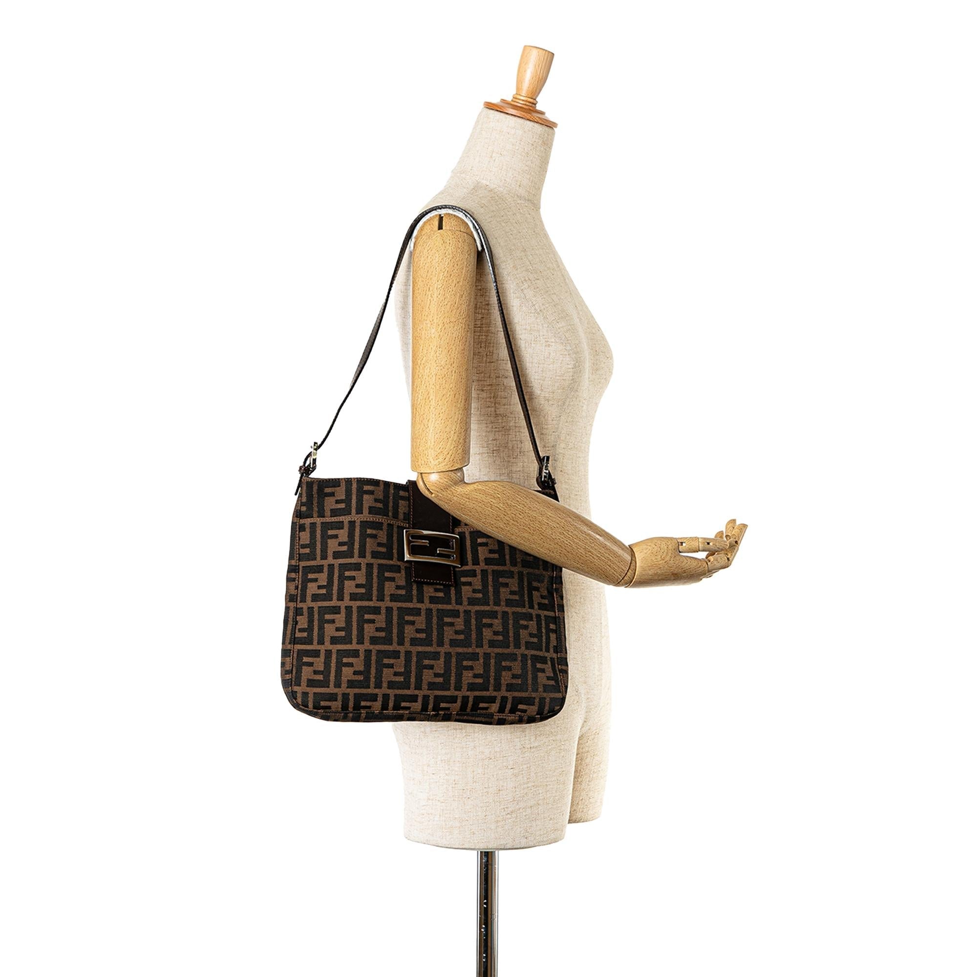 Fendi Zucca Canvas Shoulder Bag (SHG-bRAhLw)