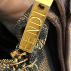 Fendi Zucca Canvas Shoulder Bag (SHG-yOwRMC)