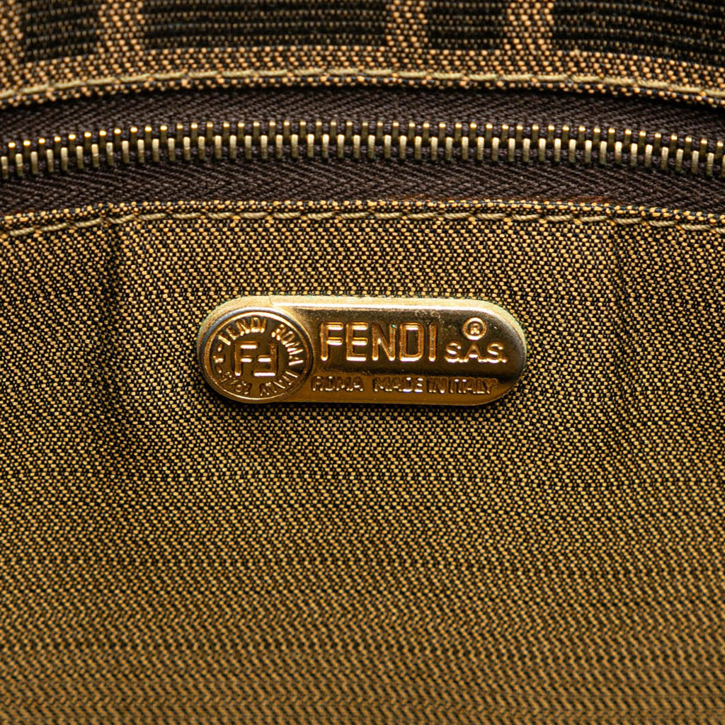 Fendi Zucca Canvas Shoulder Bag (SHG-yOwRMC)
