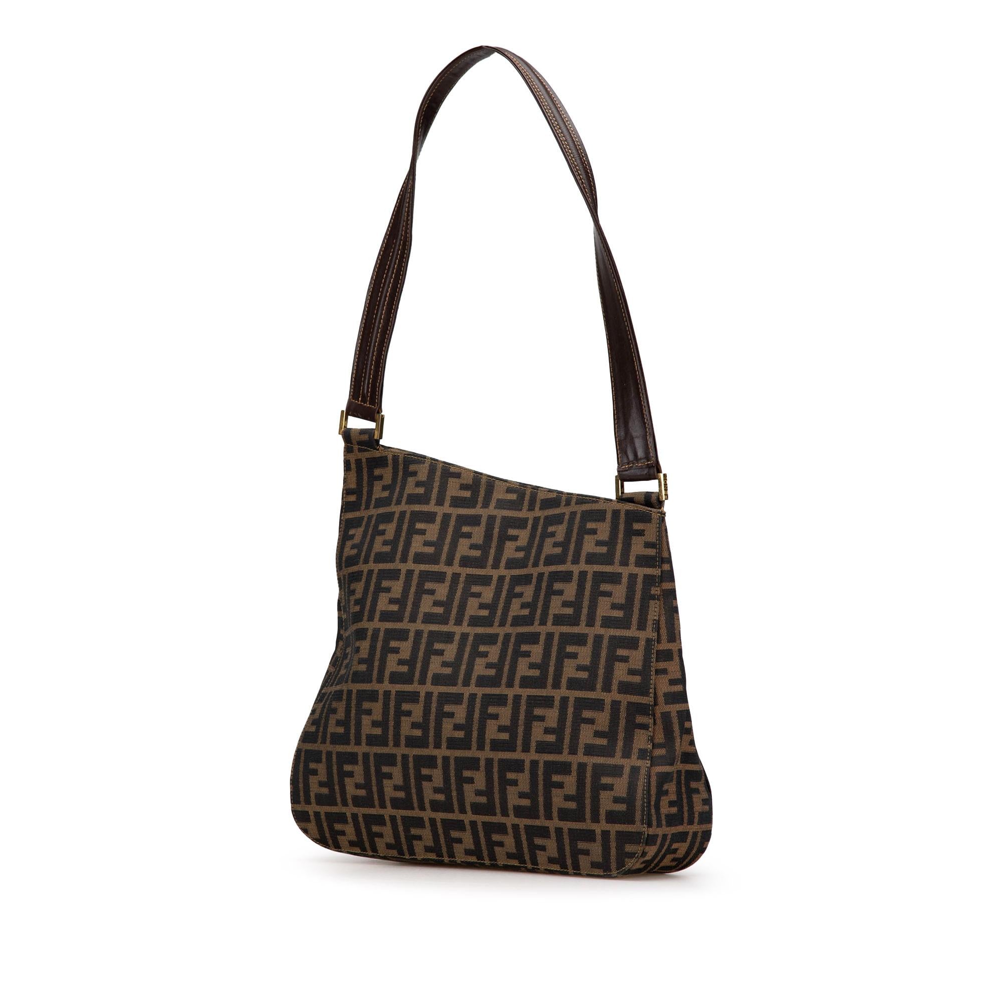 Fendi Zucca Canvas Shoulder Bag (SHG-yOwRMC)