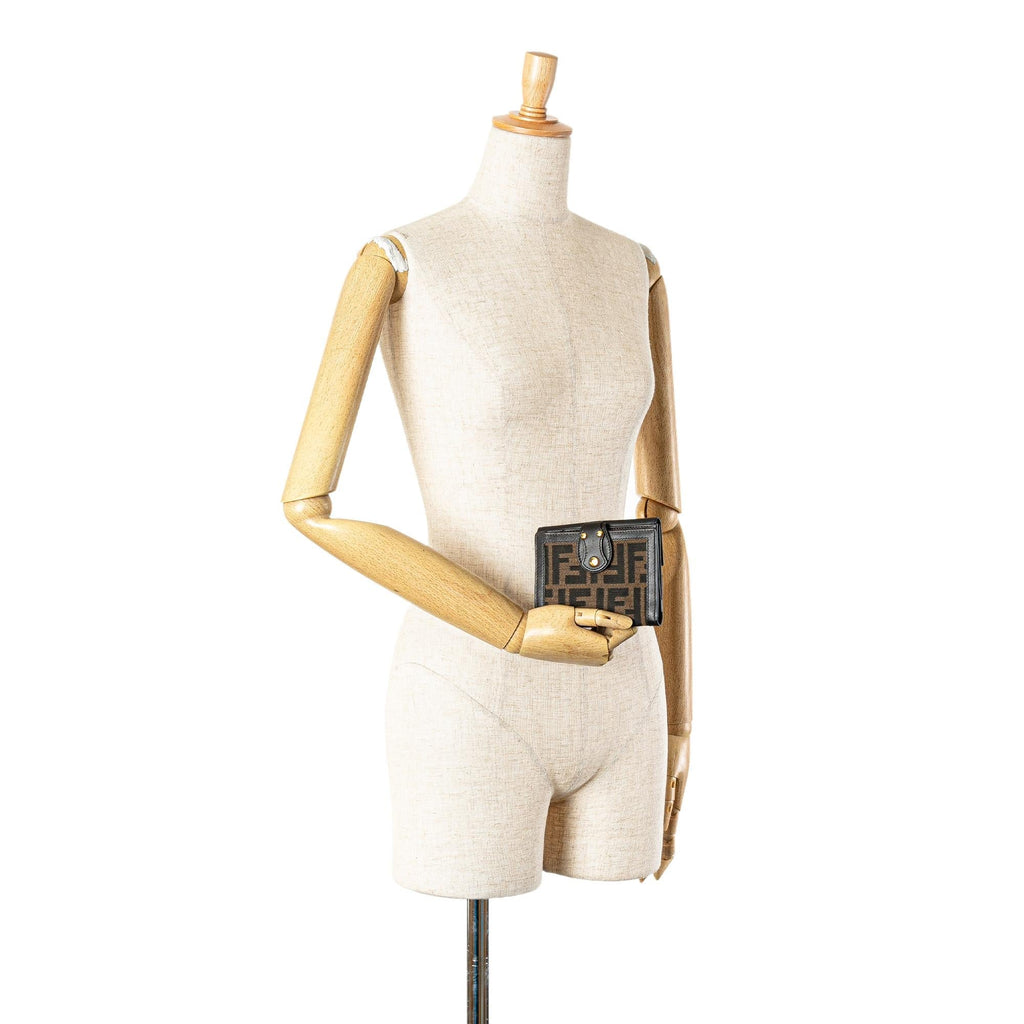 Fendi Zucca Canvas Small Wallet (SHG-SCuGqw)