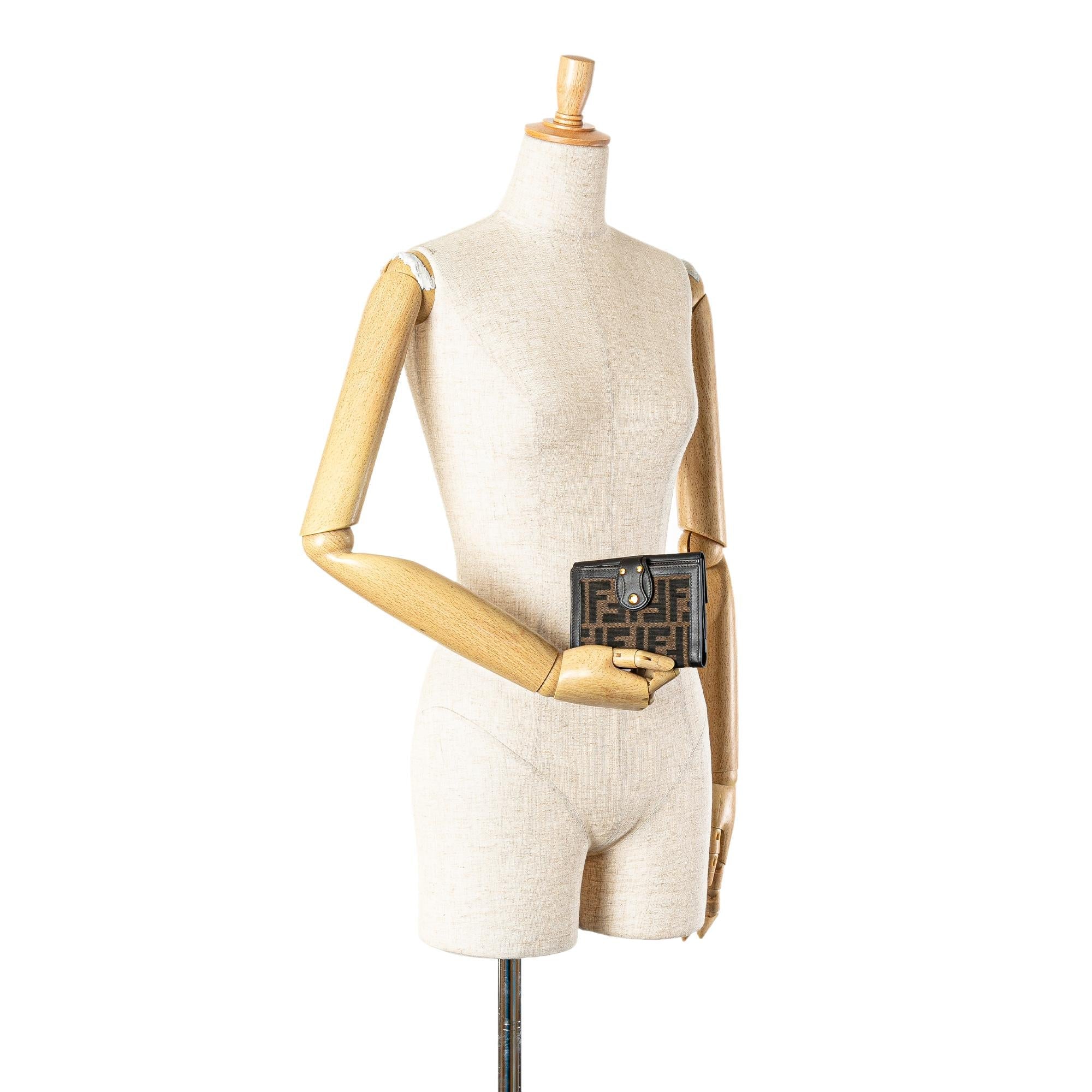 Fendi Zucca Canvas Small Wallet (SHG-SCuGqw)