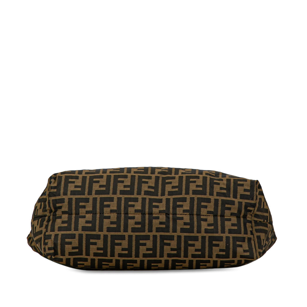 Fendi Zucca Canvas Tote (SHG-mAaIRp)