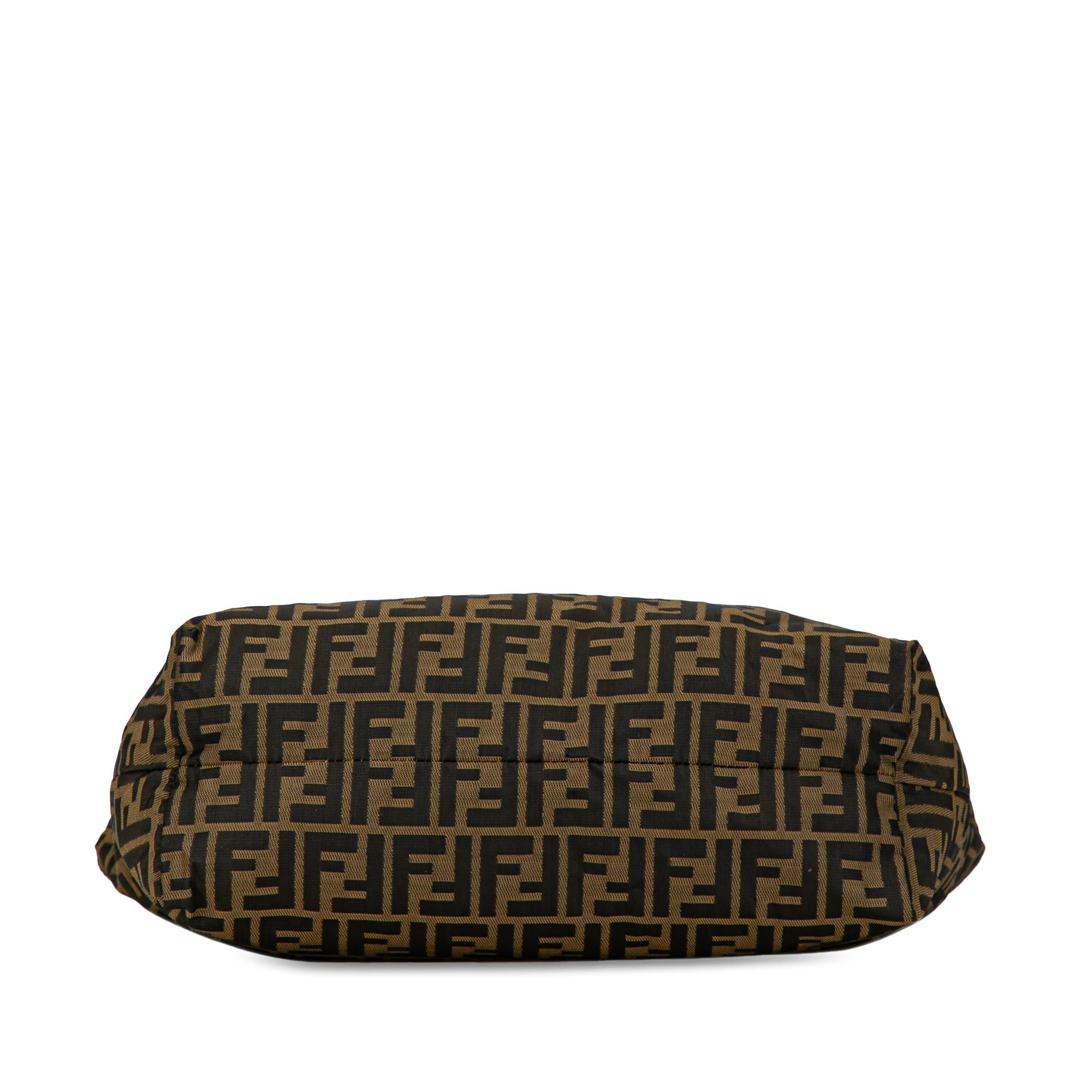 Fendi Zucca Canvas Tote (SHG-mAaIRp)