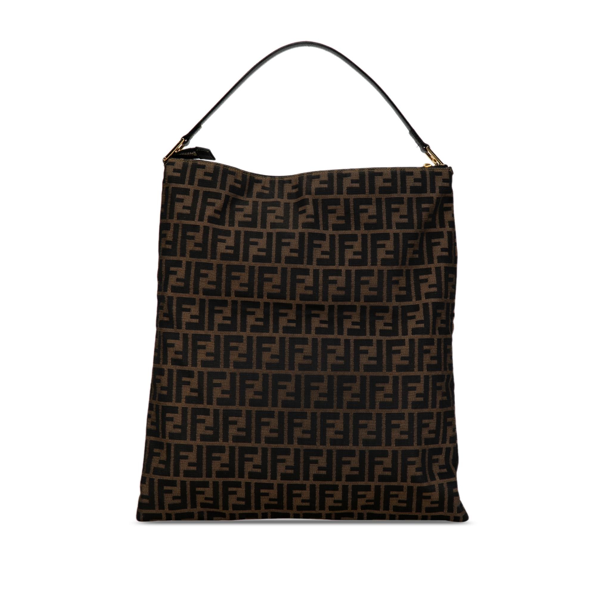 Fendi Zucca Canvas Tote (SHG-m3LIVS)