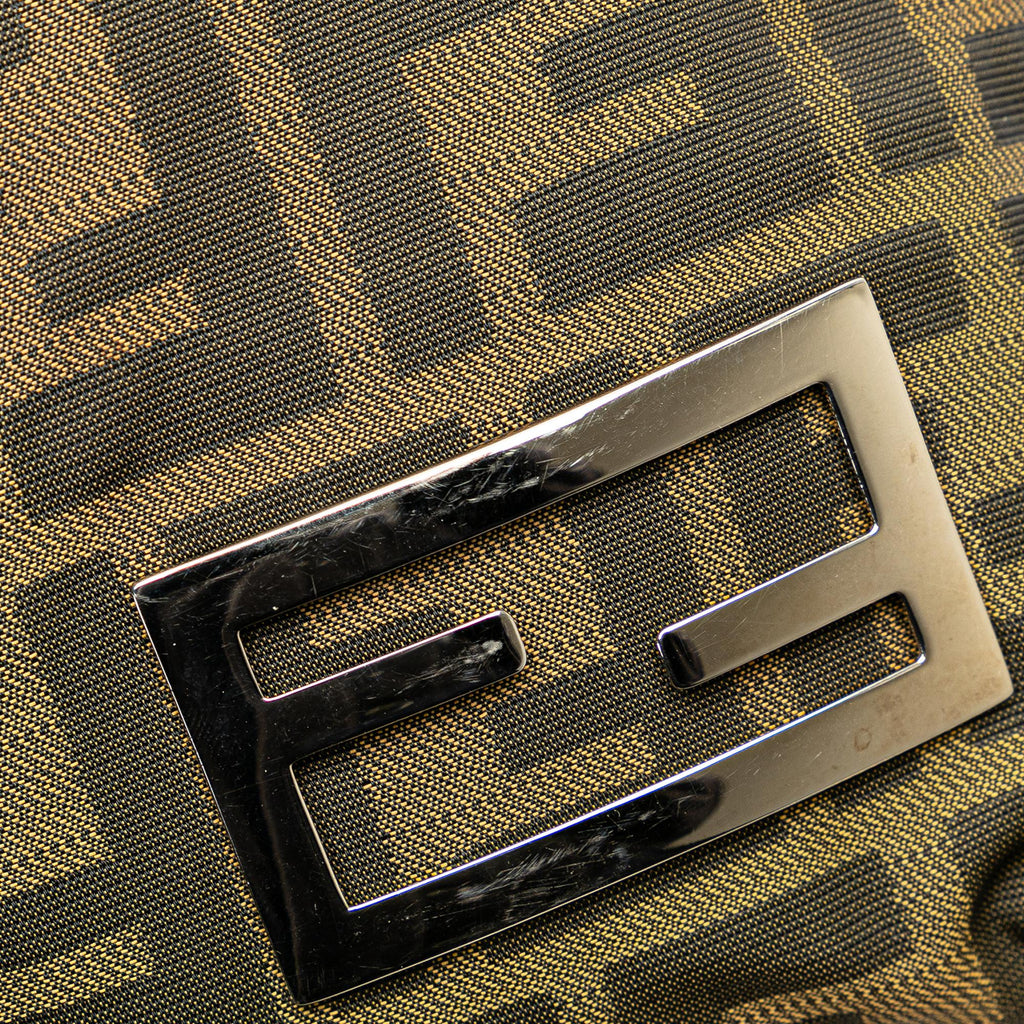 Fendi Zucca Canvas Tote (SHG-cPuADO)