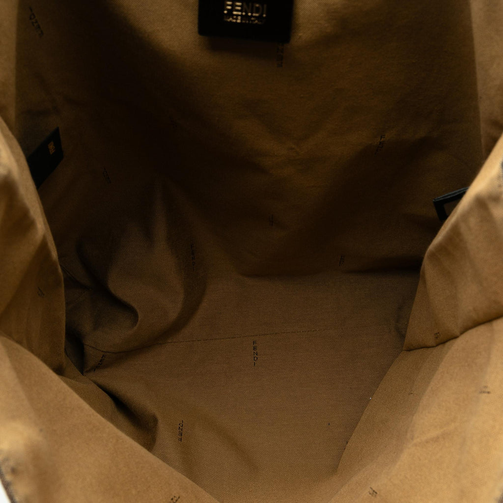 Fendi Zucca Canvas Vertical Shopping Tote (SHG-oMb6qG)