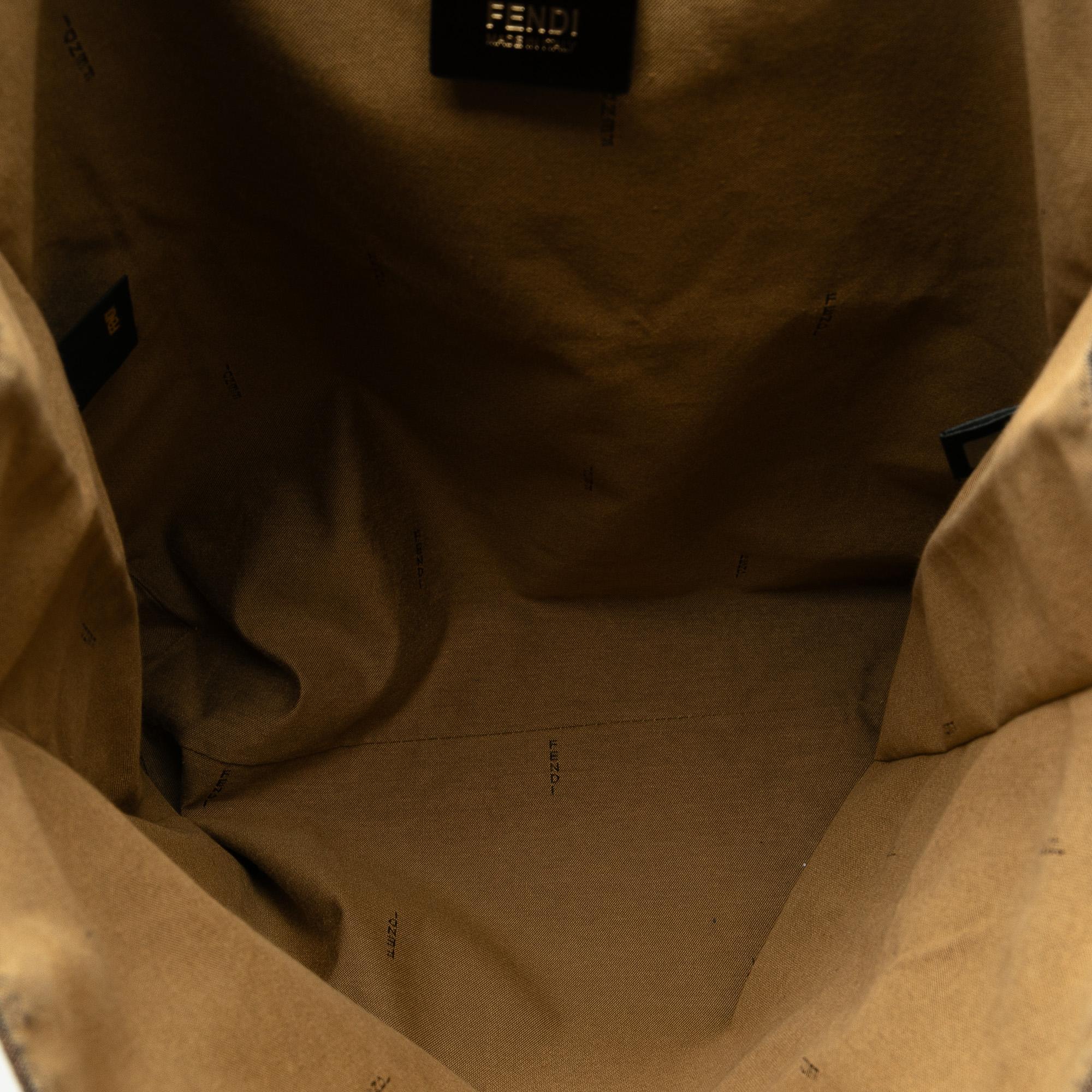 Fendi Zucca Canvas Vertical Shopping Tote (SHG-oMb6qG)