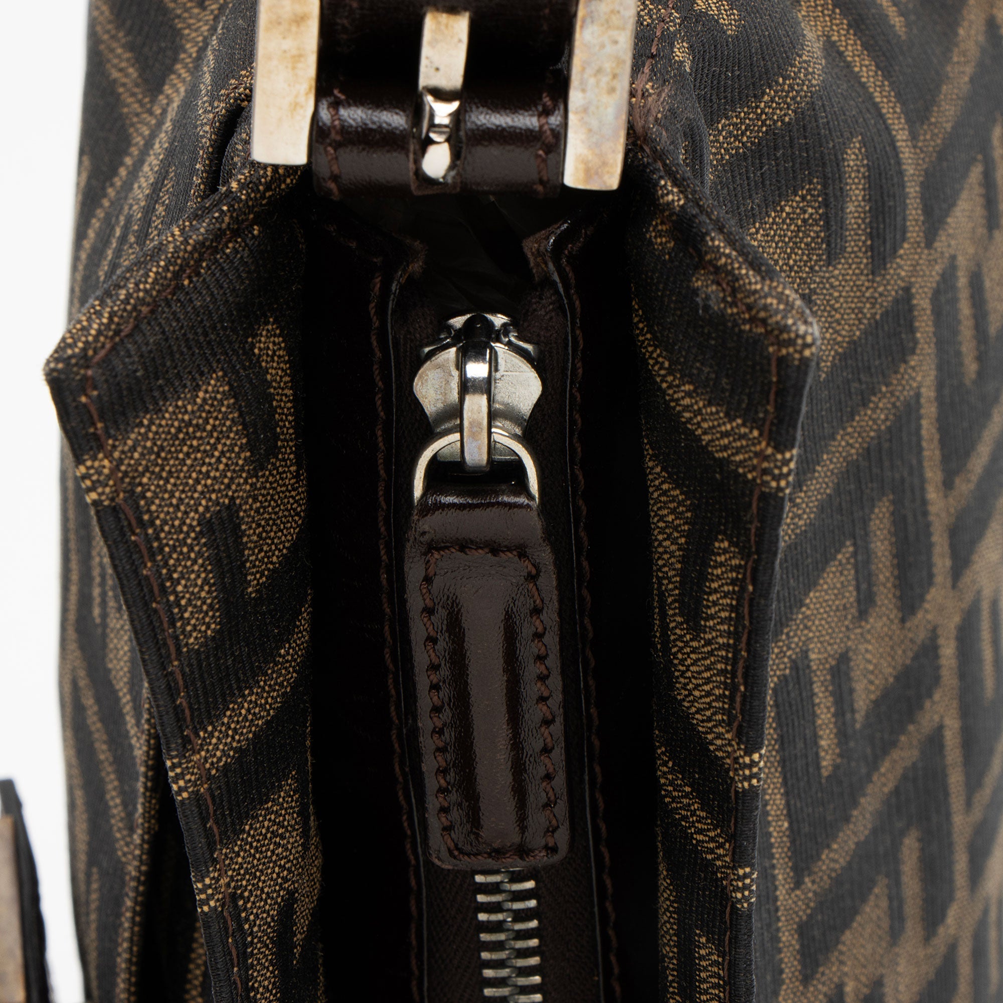 Fendi Zucca Zip Top Shoulder Bag (SHF-RhBEmx)