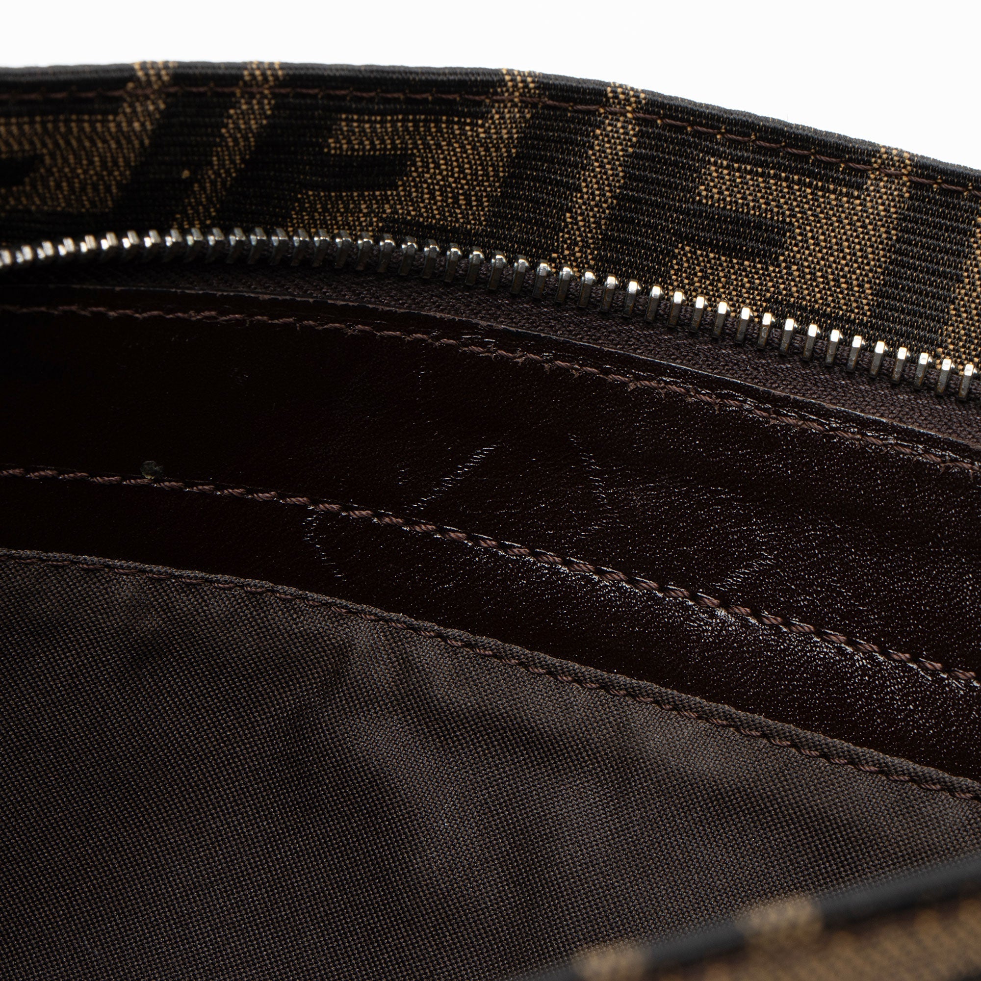 Fendi Zucca Zip Top Shoulder Bag (SHF-RhBEmx)