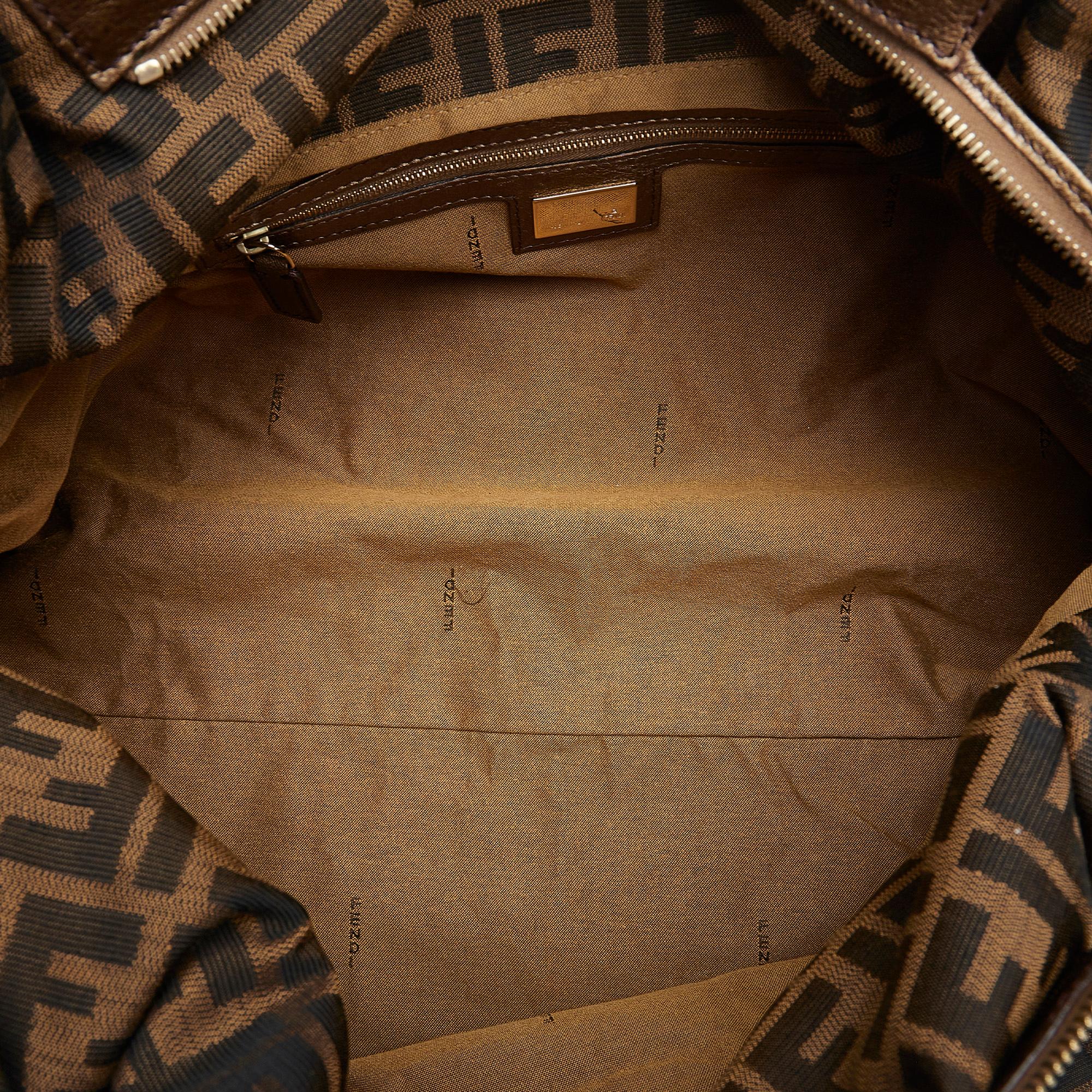 Fendi Zucca Chef Hobo Bag (SHG-9MbIXV)
